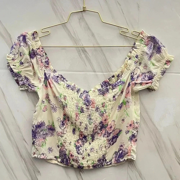 ABOUND Off Shoulder Floral Crop Top Size Medium Back Smocked Blouse - Picture 3 of 10